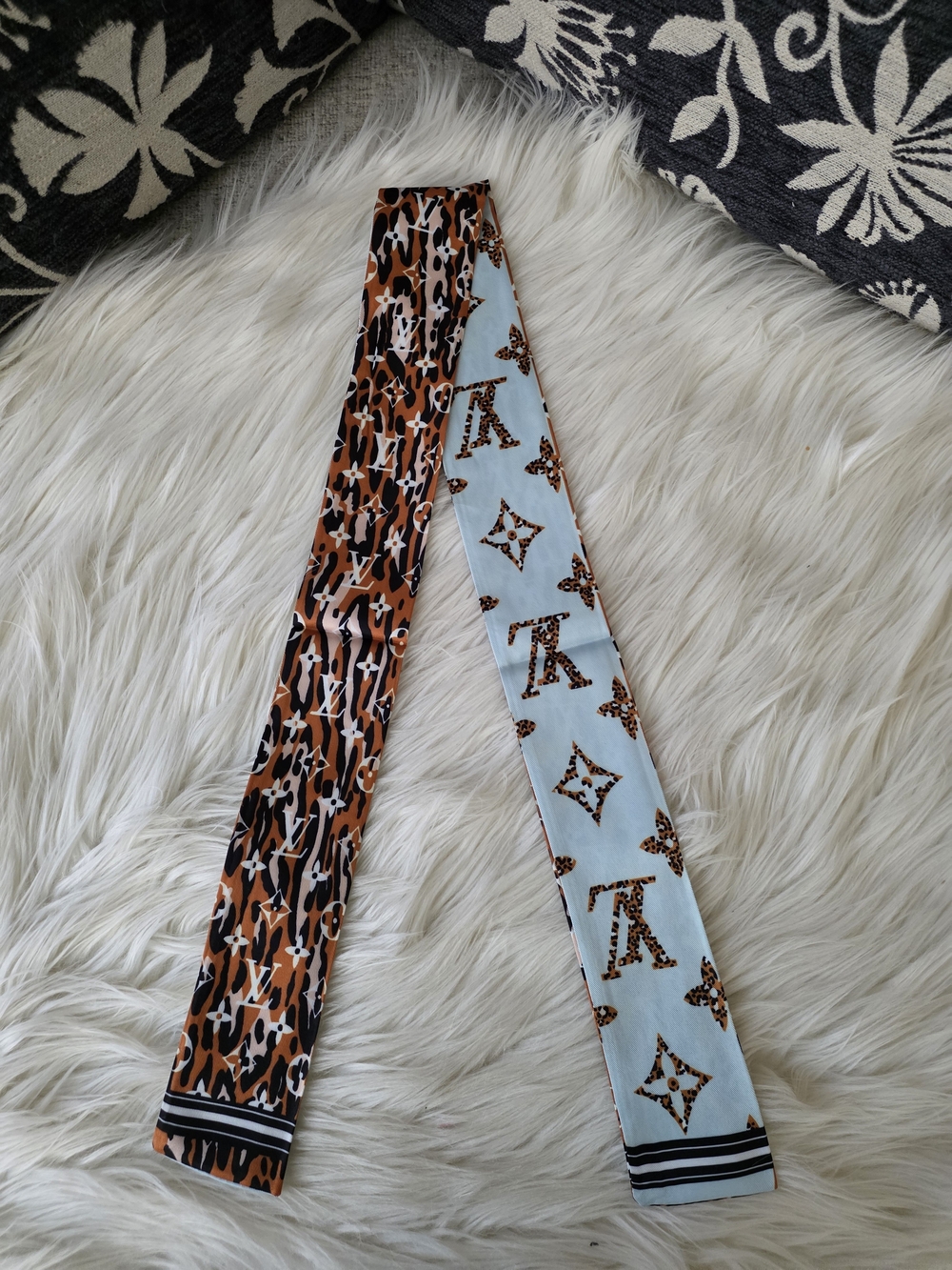Reversible Leopard Print & Monogram Twilly Skinny  Scarf - Brown & Light Blue